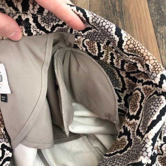 Cabi Knit Blazer Jacket Double Breasted Snake Print Career Size 4 Tan Gray Multi - Picture 11 of 16